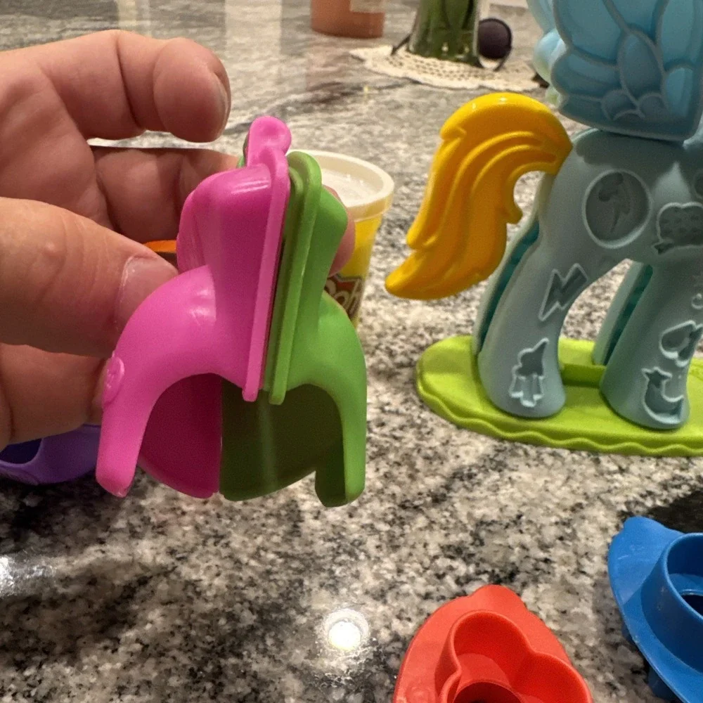 My Little Pony Rainbow Dash Play-Doh Style Salon Mold On Base With Two Tubs‎ #23
